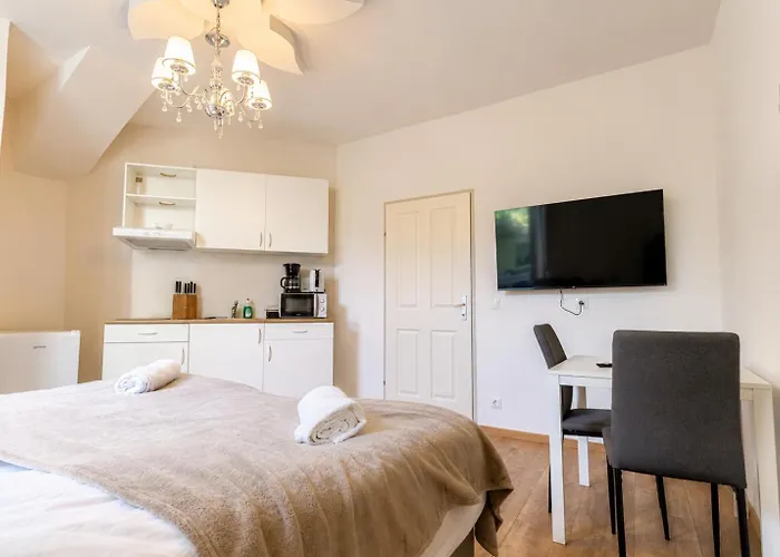 Trendy Near Westbahnhof With Kitchenette & Smart Tv * Wien