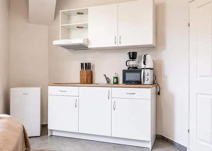 Trendy Near Westbahnhof With Kitchenette & Smart Tv * Wien